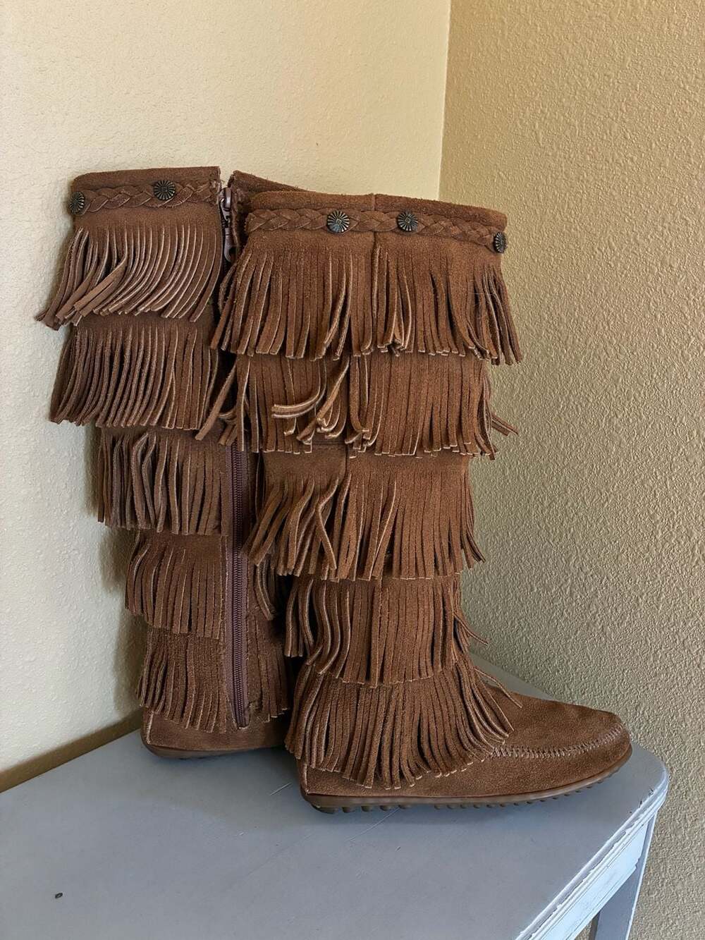 Minnetonka 1658 Women's 5-Layer Fringe Boots Brown Suede Size 6